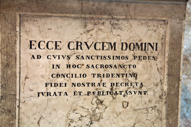 Ecce Crucem Domini ad Cuius Sanctissimos Pedes