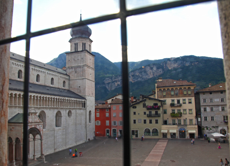 Cattedrale di San Vigilio, Duomo di Trento - Trent Cathedral from a window of the 13th century Palazzo Pretorio, now the Tridentine Diocesan Museum