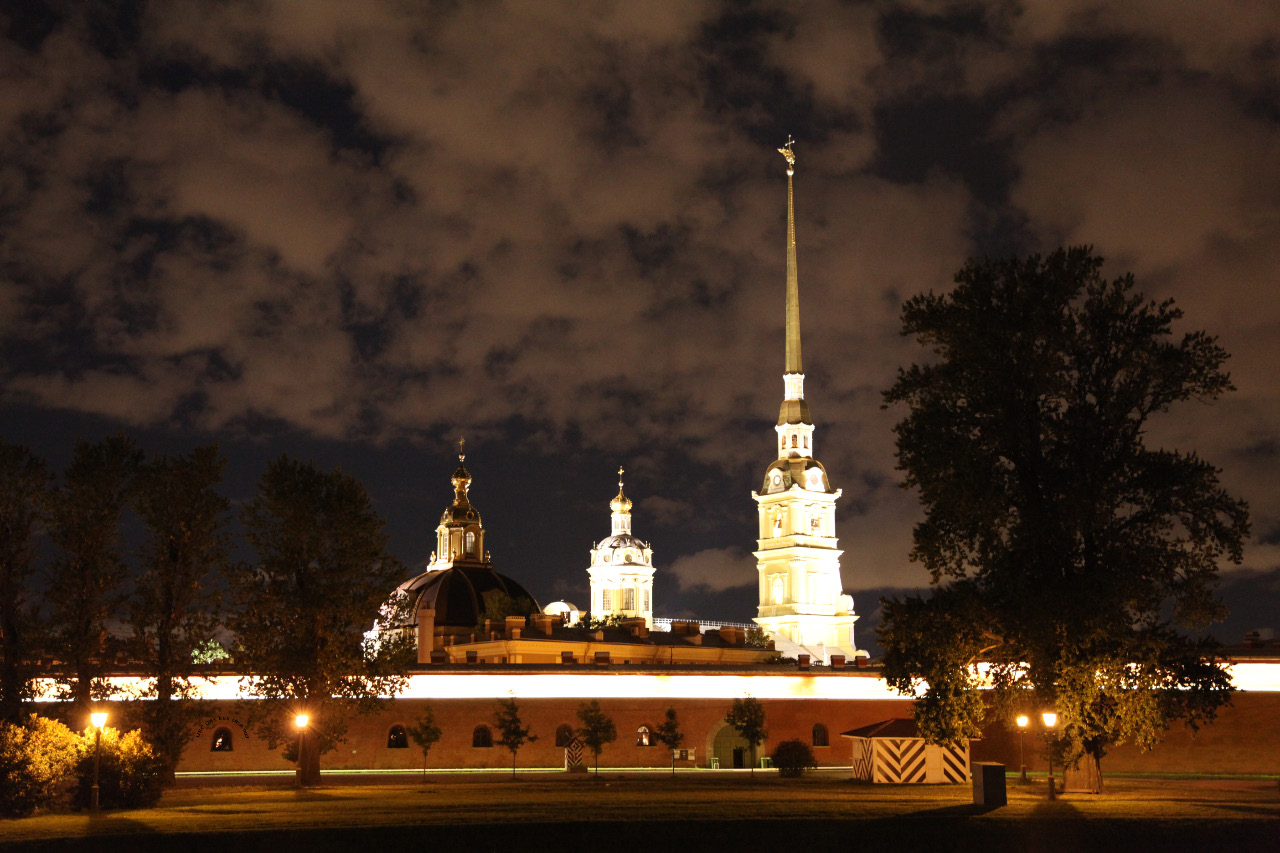 Петропавловский собор – Peter and Paul Cathedral withn the Peter and Paul Fortress – Петропавловская крепость evening moonlight on 27 July 2015