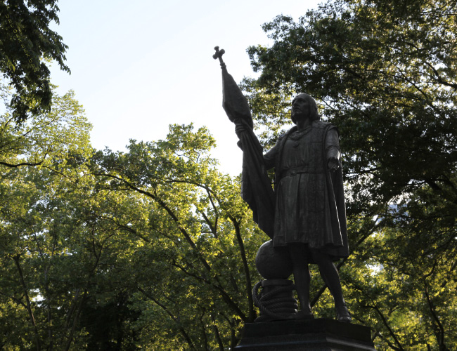 uec_usa_nyc_central_park_christopher_columbus_with_catholic_banner