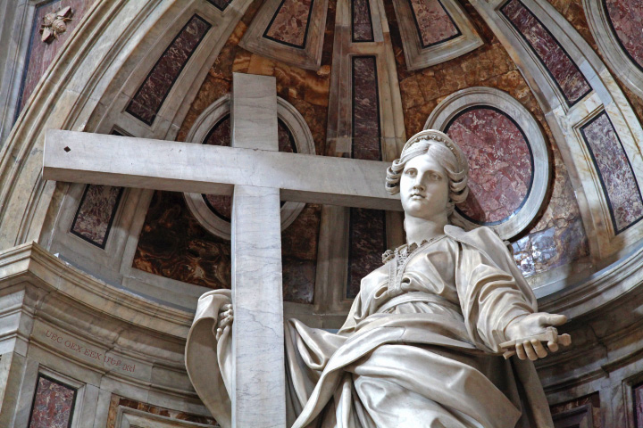 Saint Helena, discoverer of the True Cross colosal statute in Saint Peter's Basilica